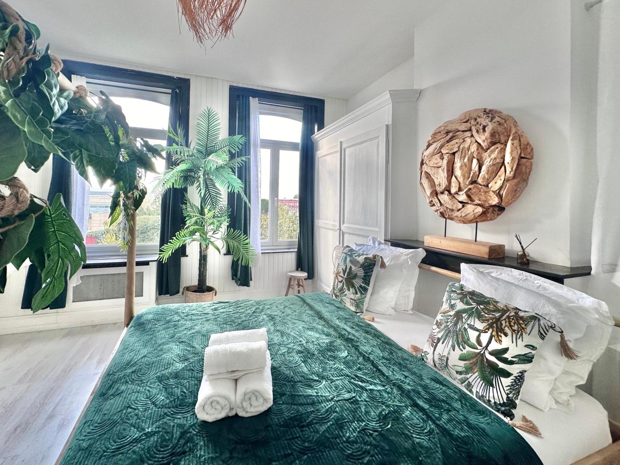 04 Tourcoing - St Barth Style Jungle Room Экстерьер фото